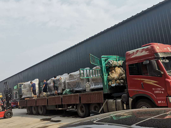 發(fā)貨現(xiàn)場(chǎng)